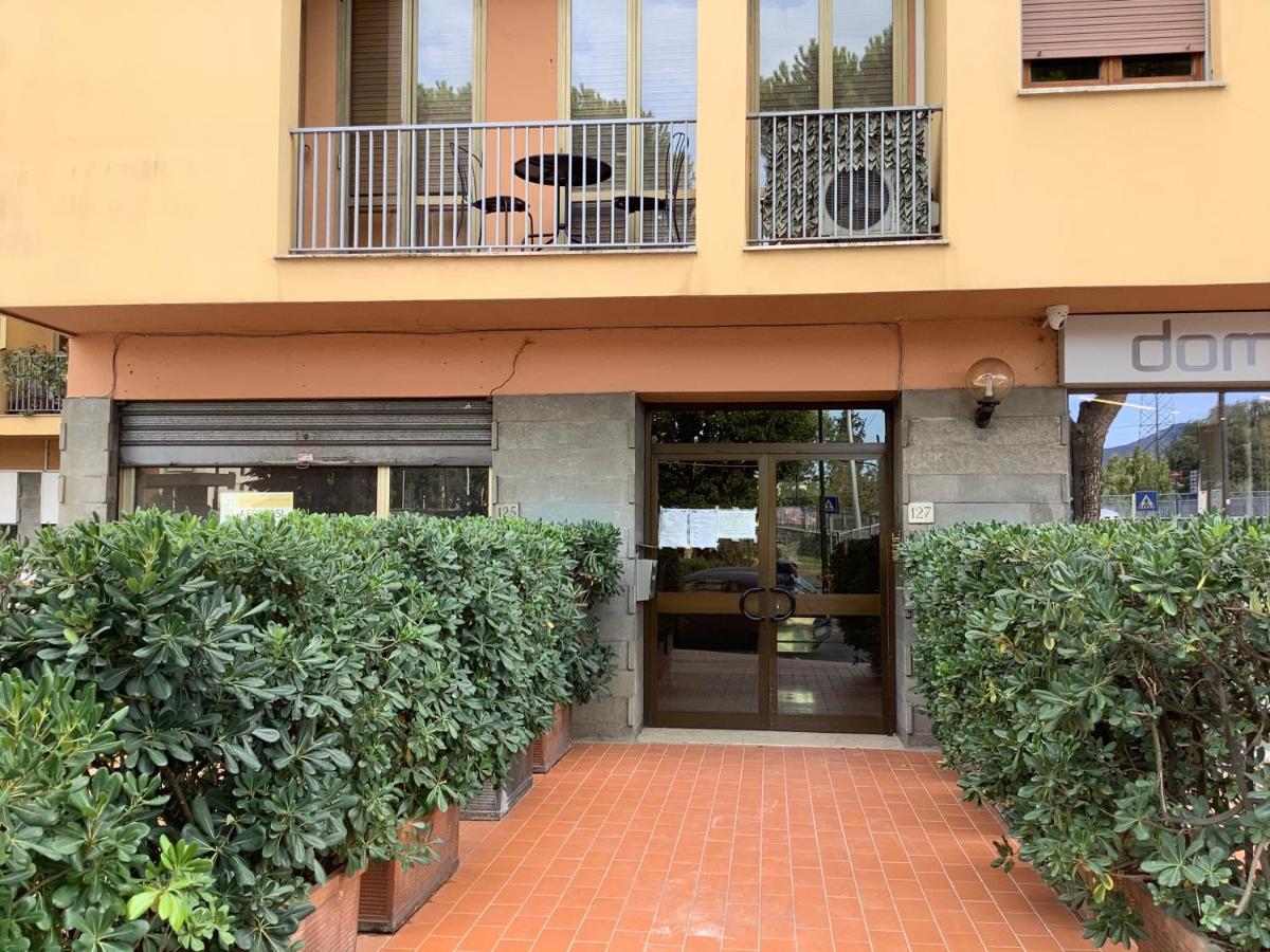 Lusa Suite With Free Private Parking Florence Buitenkant foto